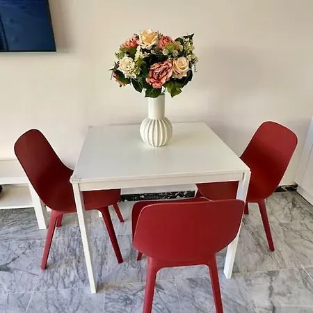 Appartement Élégant 2 pièces à Antibes à 30m de la plage avec piscine Antibes
