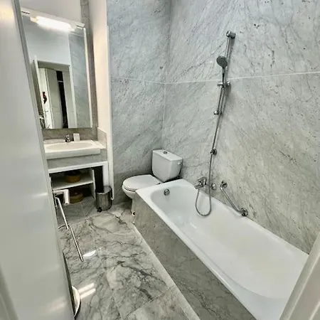Elegant 2 Pieces A A 30m De La Avec Piscine * Antibes